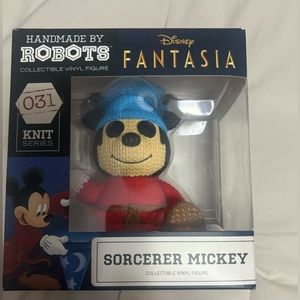 Handmade by Robots Disney #031
NWT
Sorcerer Mickey Vinyl Figure
Fantasia Movie